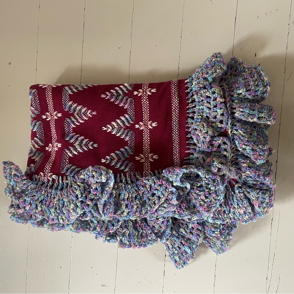 Vintage Crochet Ruffle Hem Handmade Blanket chevron stripe